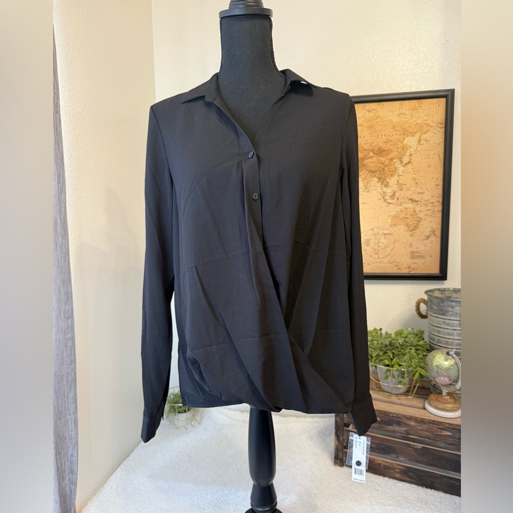 Zac & Rachel black button down top with closed hem
